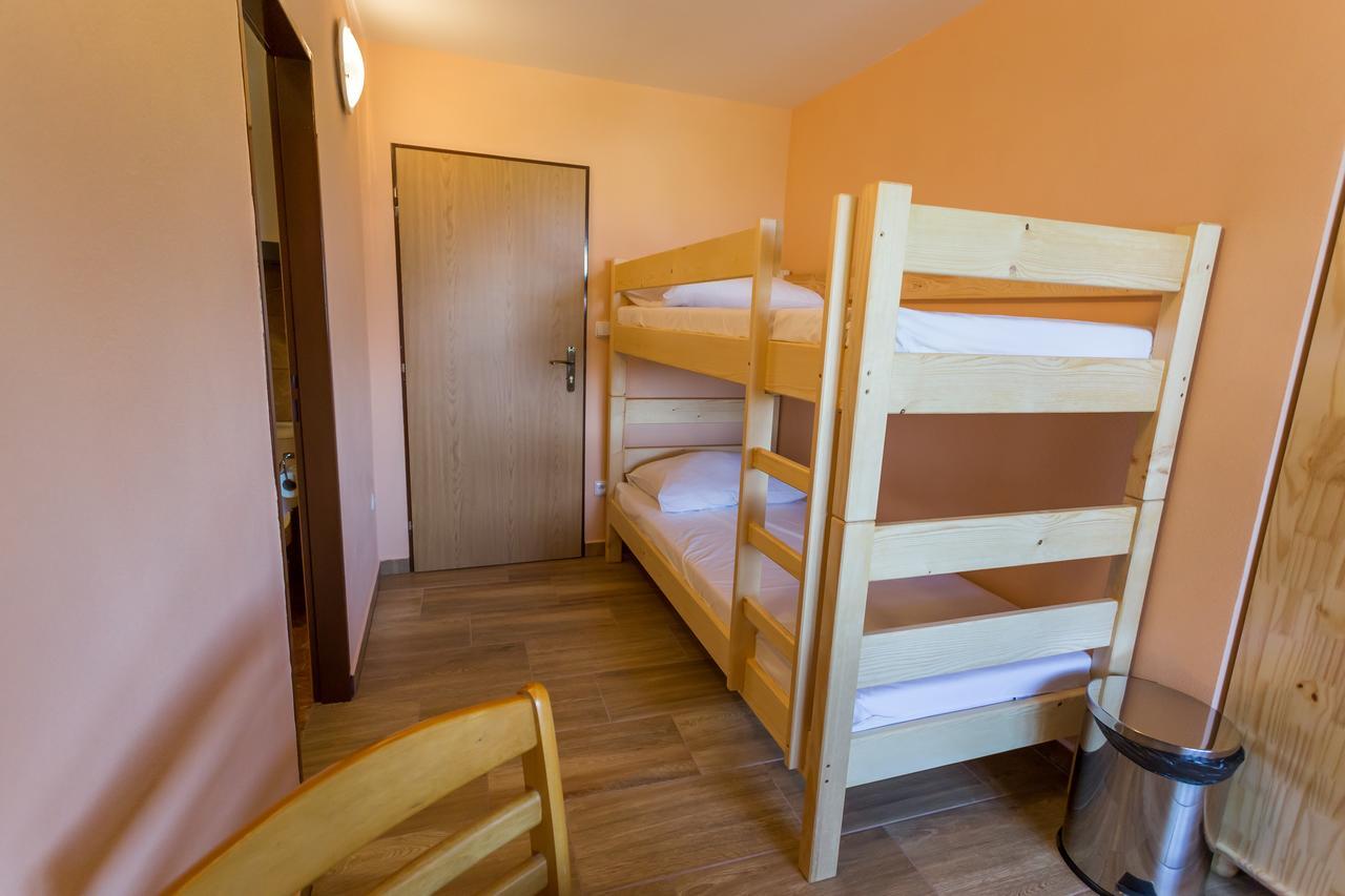 Penzion Satovske Lipy Buitenkant foto